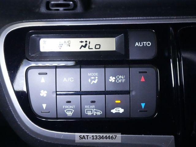 Honda N BOX CUSTOM 2017-02 8438581-17