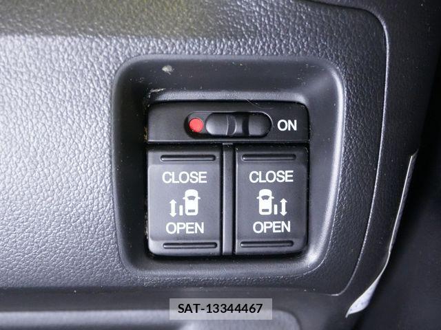 Honda N BOX CUSTOM 2017-02 8438581-20