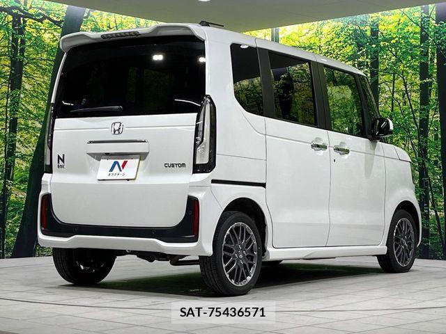 Honda N BOX CUSTOM 2023-11 8458073-16