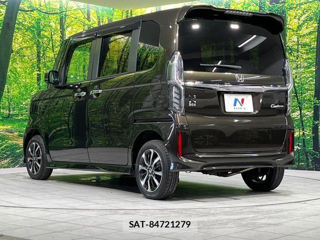 Honda N BOX CUSTOM 2019-02 8458078-17