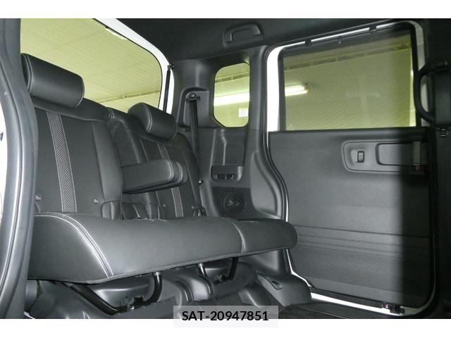 Honda N BOX CUSTOM 2023-10 8526224-10