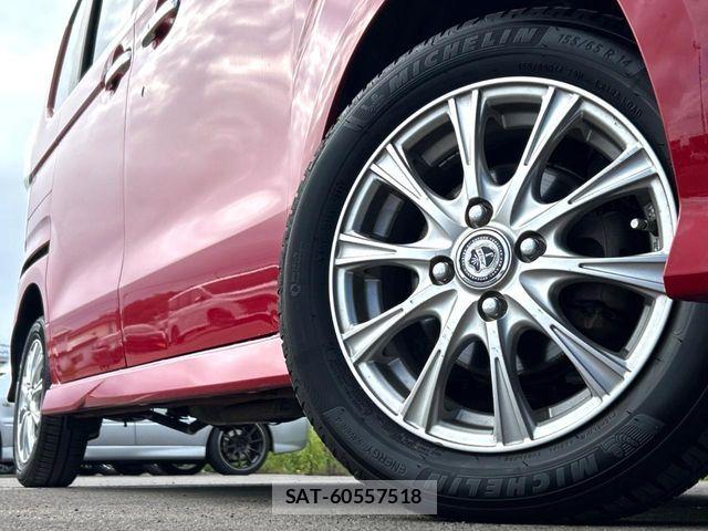 Honda N BOX CUSTOM 2019-01 8526238-12