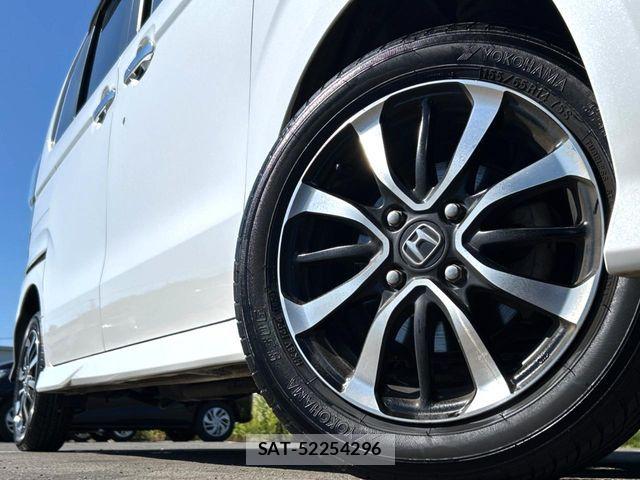 Honda N BOX CUSTOM 2019-08 8526227-12
