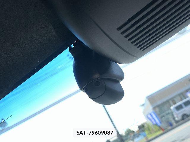 Honda N BOX CUSTOM 2019-11 8562953-12