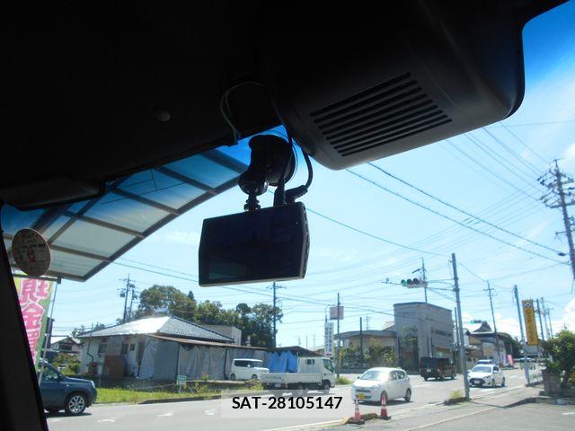 Honda N BOX CUSTOM 2017-12 8562952-11