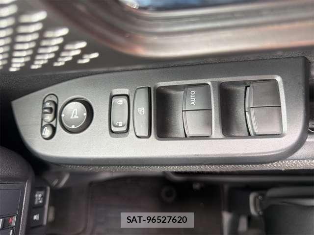 Honda N BOX CUSTOM 2023-11 8628072-29