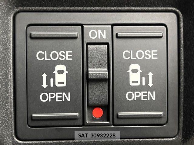 Honda N BOX CUSTOM 2023-11 8628071-2
