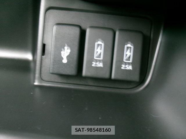 Honda N BOX CUSTOM 2023-12 8628073-17