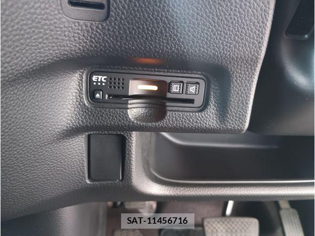 Honda N BOX CUSTOM 2018-02 8628076-11