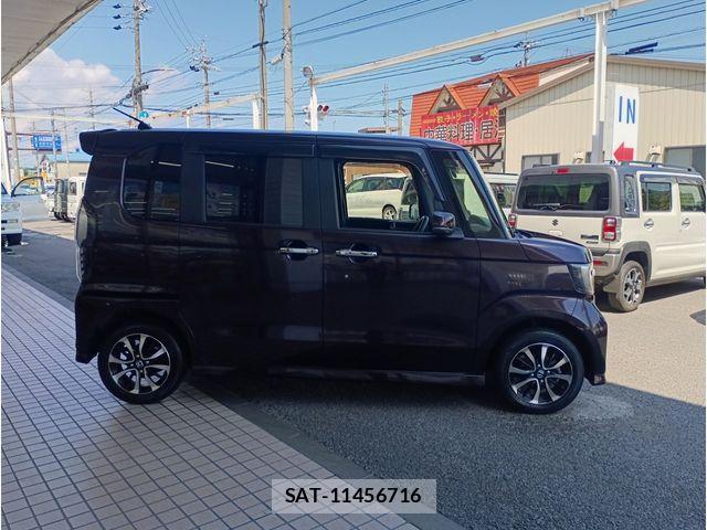 Honda N BOX CUSTOM 2018-02 8628076-3