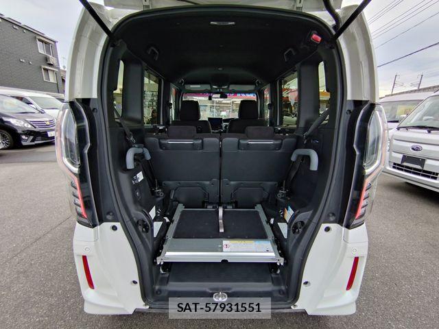 Honda N BOX CUSTOM 2018-05 8686164-11