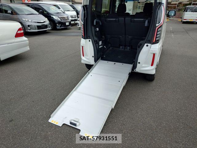 Honda N BOX CUSTOM 2018-05 8686164-12