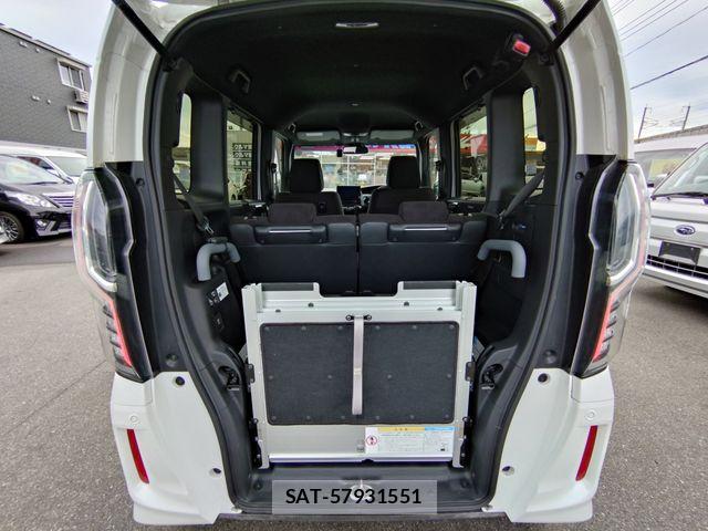 Honda N BOX CUSTOM 2018-05 8686164-13