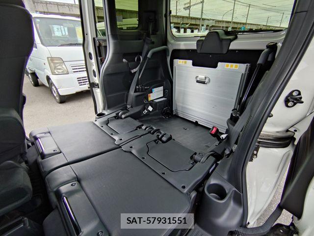 Honda N BOX CUSTOM 2018-05 8686164-20