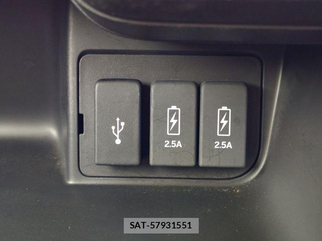 Honda N BOX CUSTOM 2018-05 8686164-29