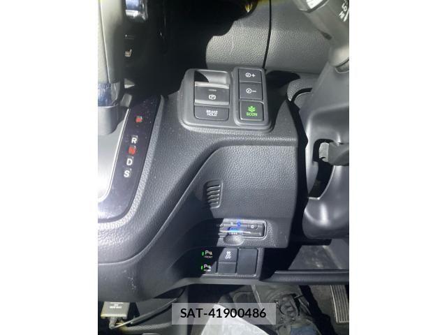 Honda N BOX CUSTOM 2022-06 8796914-24