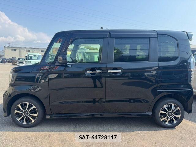 Honda N BOX CUSTOM 2018-08 8796911-12