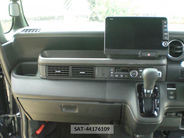 Honda N BOX CUSTOM 2025-09 8830775-10