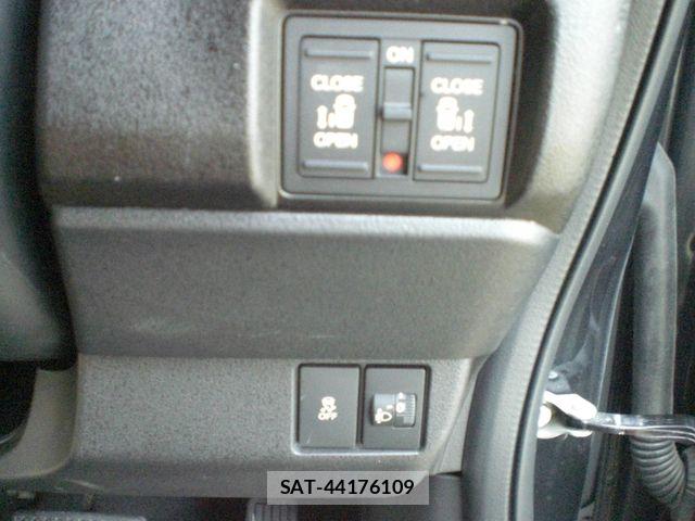 Honda N BOX CUSTOM 2025-09 8830775-12