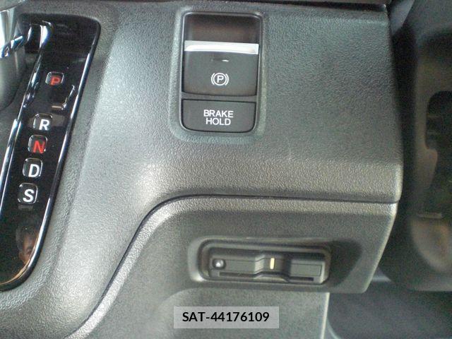 Honda N BOX CUSTOM 2025-09 8830775-13