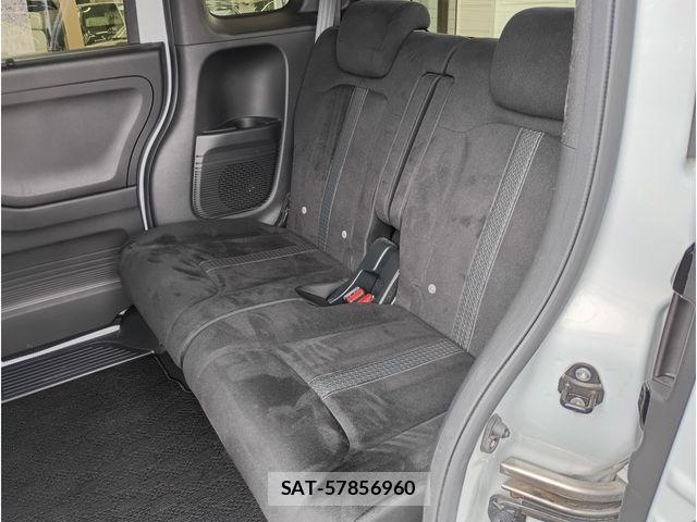 Honda N BOX CUSTOM 2022-01 8830776-11
