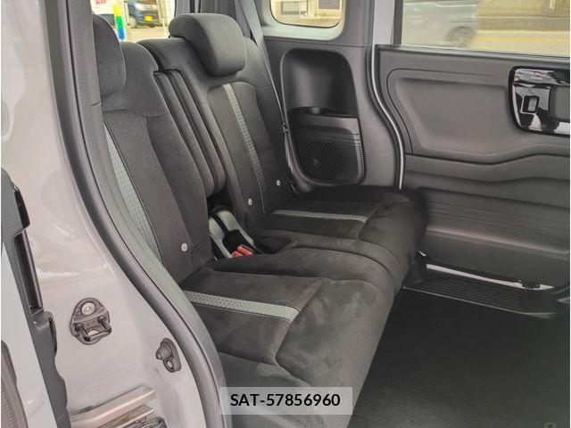 Honda N BOX CUSTOM 2022-01 8830776-13