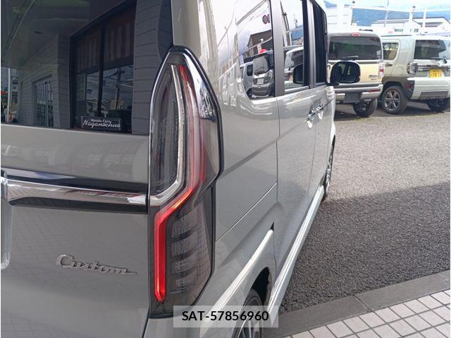 Honda N BOX CUSTOM 2022-01 8830776-4