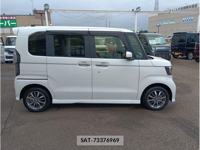 Honda N BOX CUSTOM 2022-01 8850142-3