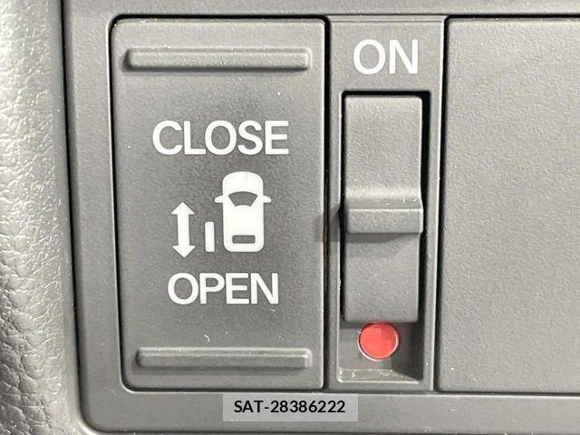 Honda N BOX CUSTOM 2018-02 8881180-6