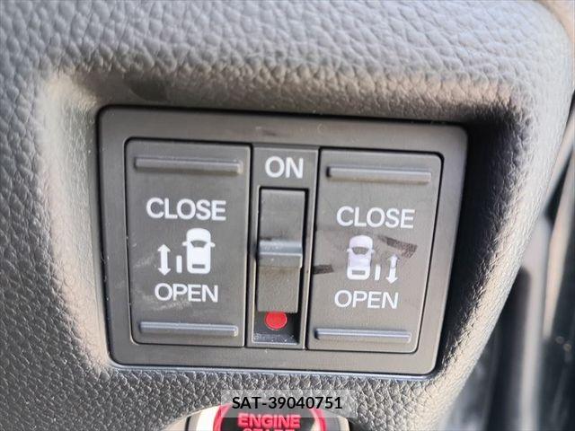 Honda N BOX CUSTOM 2018-07 8881182-24