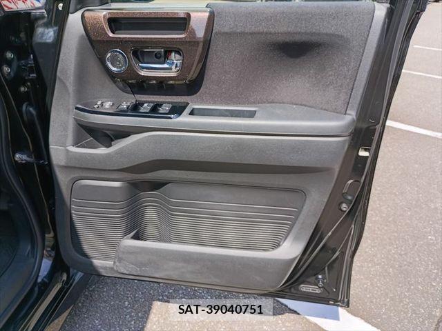 Honda N BOX CUSTOM 2018-07 8881182-27