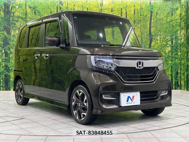 Honda N BOX CUSTOM 2019-05 8881178-15