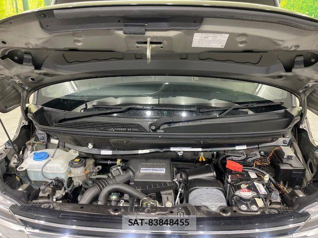 Honda N BOX CUSTOM 2019-05 8881178-17