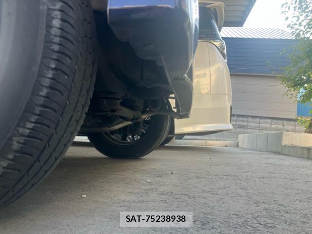 Honda N BOX CUSTOM 2018-03 8881179-10