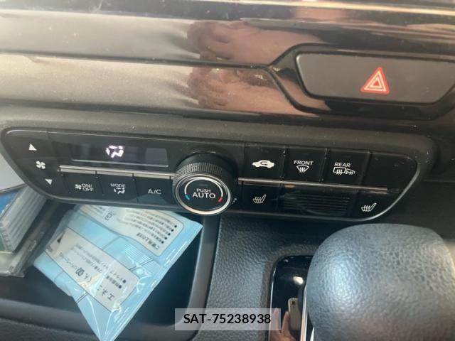 Honda N BOX CUSTOM 2018-03 8881179-24