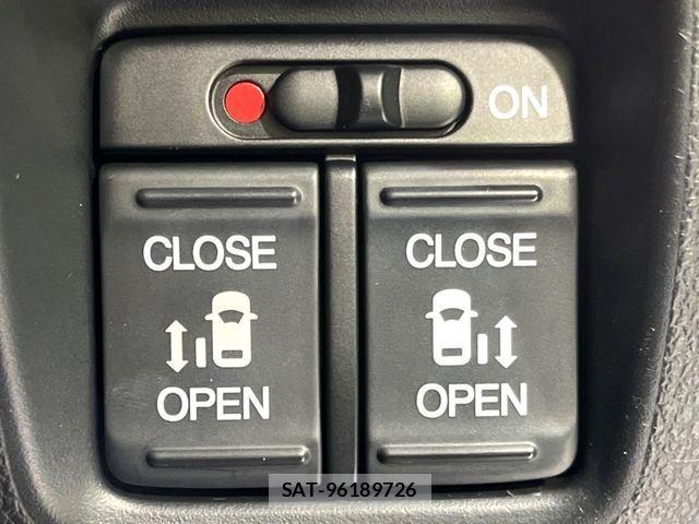 Honda N BOX CUSTOM 2013-01 8884055-3