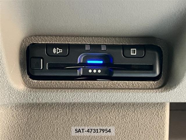 Honda N BOX 2025-06 6014459-15