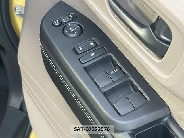 Honda N BOX 2025-05 6752647-14