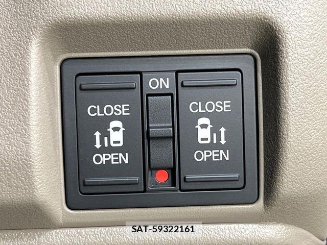 Honda N BOX 2025-11 6996356-3