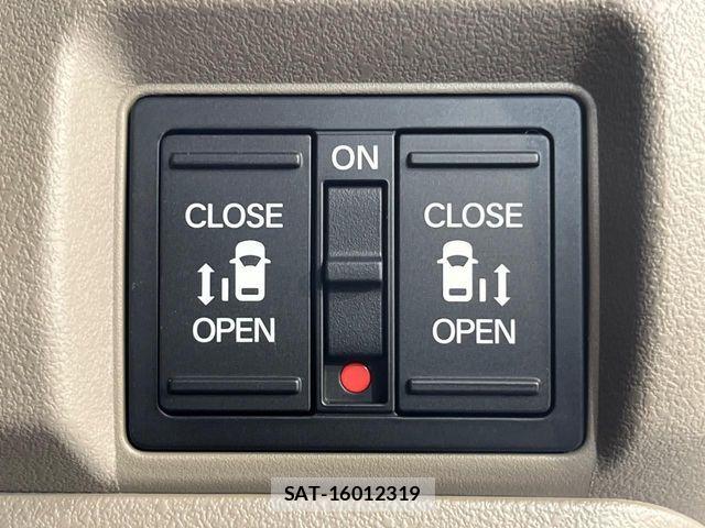 Honda N BOX 2025-08 7222738-4
