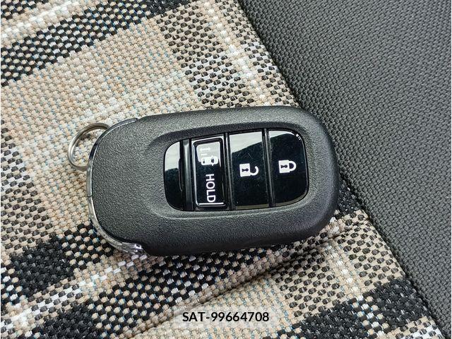 Honda N BOX 2026-02 7456322-12