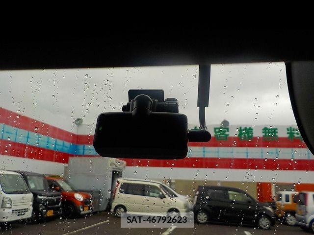 Honda N BOX 2025-09 7562562-14