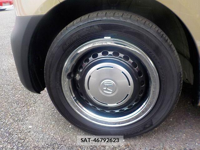 Honda N BOX 2025-09 7562562-26