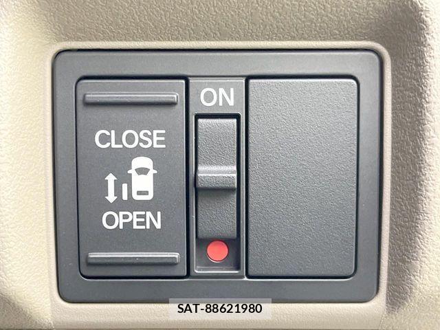Honda N BOX 2025-12 8246160-4