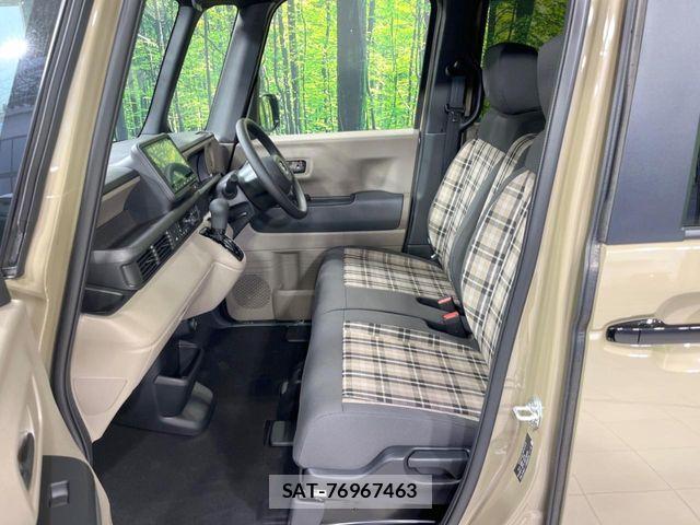 Honda N BOX 2025-11 8246159-7