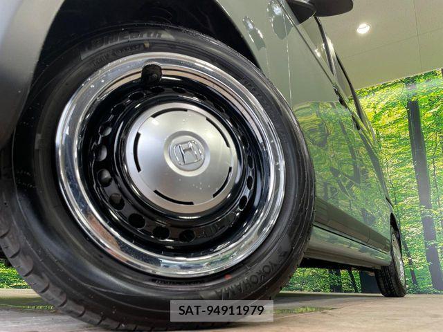 Honda N BOX 2025-12 8660668-12