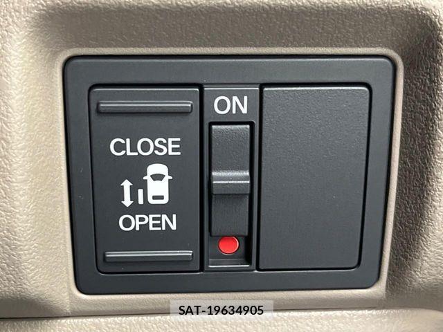 Honda N BOX 2025-11 8660681-4