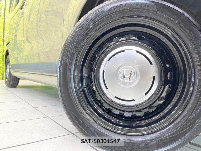 Honda N BOX 2025-06 8744732-12