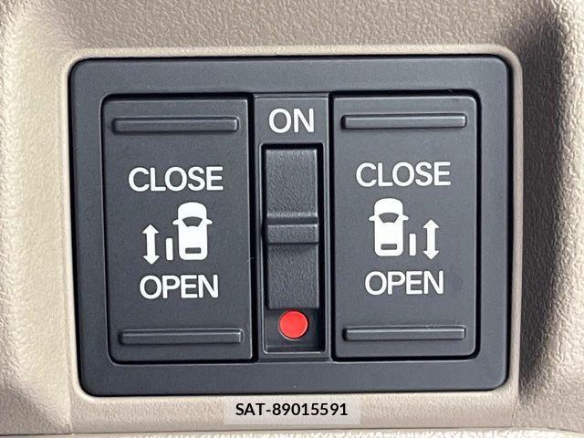 Honda N BOX 2025-05 8781389-5