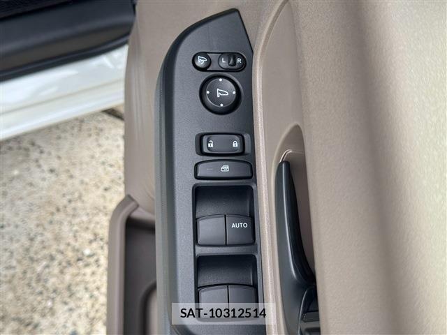 Honda N BOX 2025-08 8830783-19